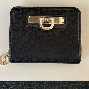 DKNY LOGO Black Material Wallet